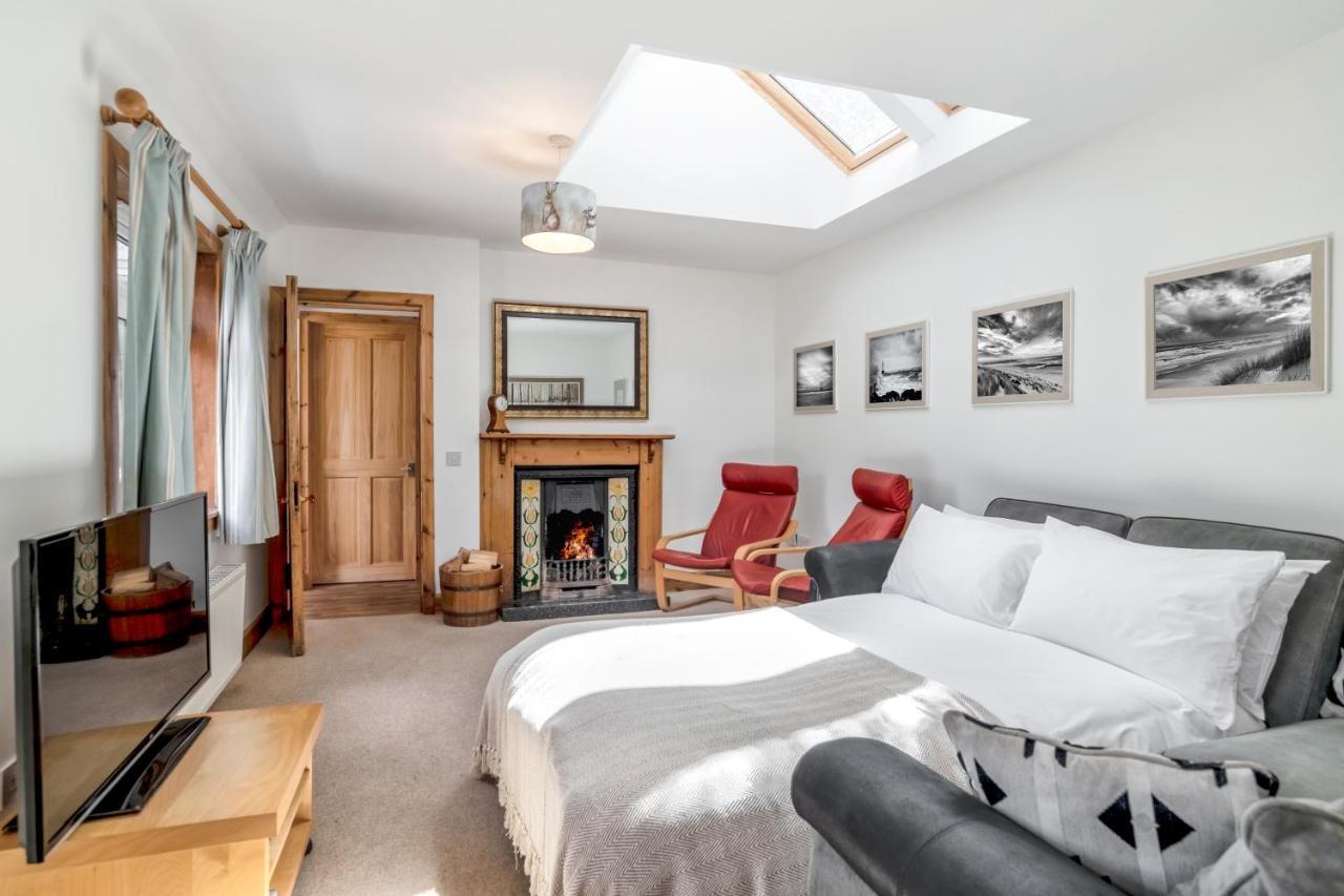 Dormie Cottage, Lovely Bright And Spacious Bungalow With Wood Fire バラター エクステリア 写真