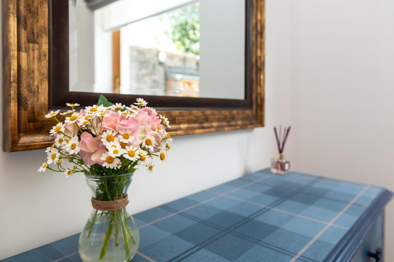 Dormie Cottage, Lovely Bright And Spacious Bungalow With Wood Fire バラター エクステリア 写真